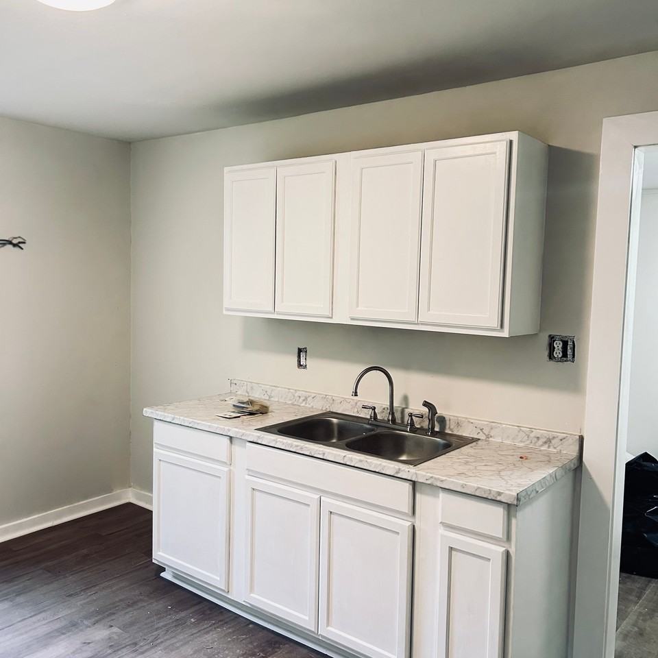 1021 Old Charlotte Rd - Photo 4 of 8