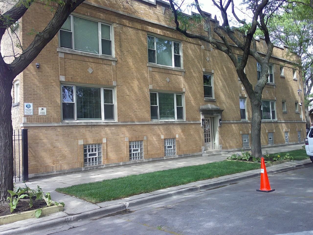 4738 W George 2E