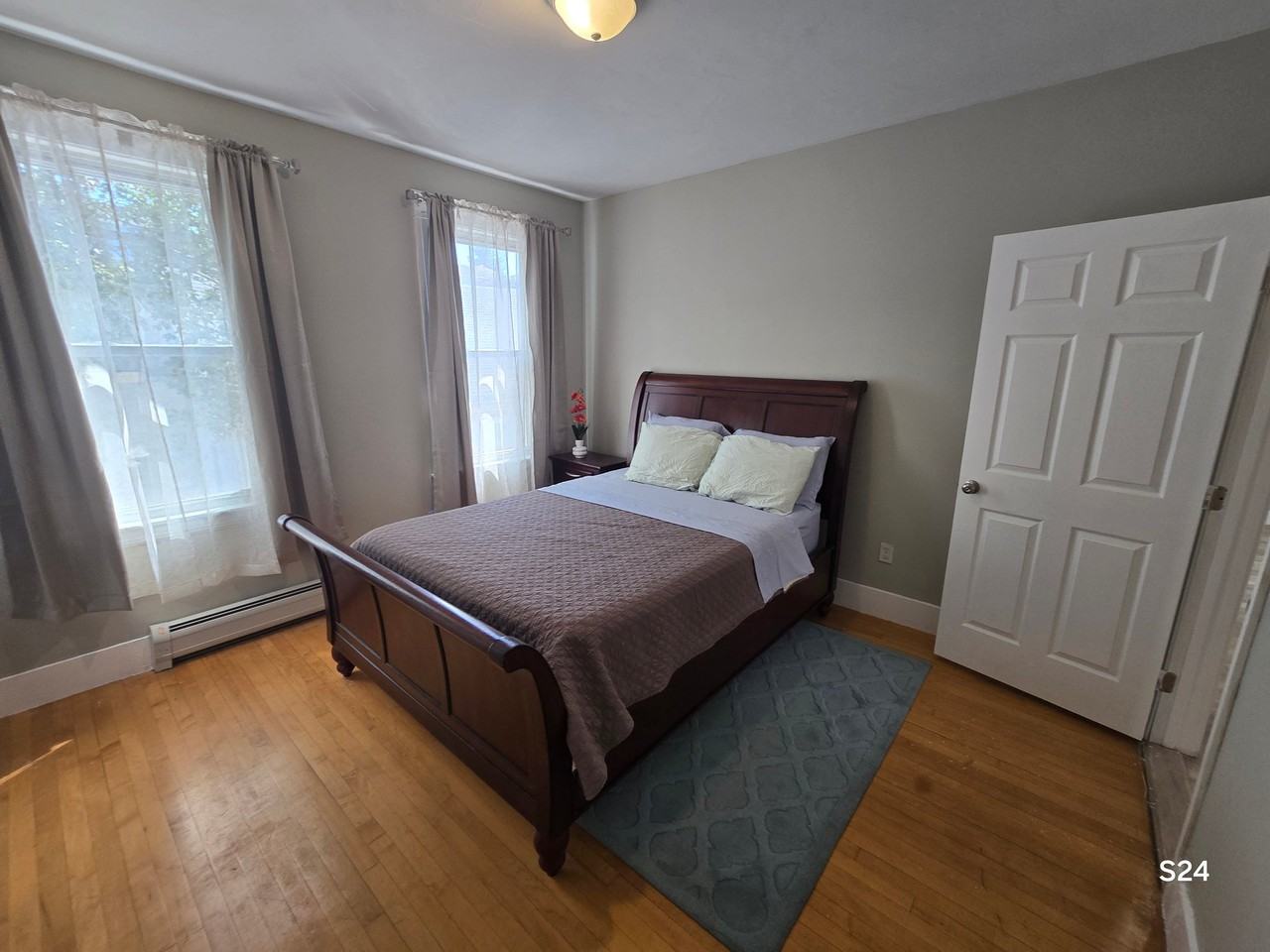 24 Suffield St #3 - Photo 5 of 17