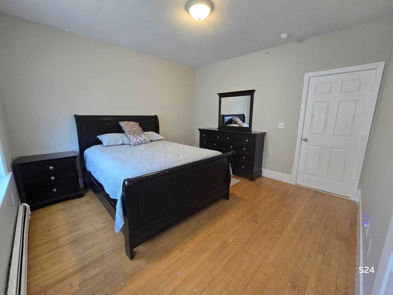 24 Suffield St #3 - Photo 6 of 17