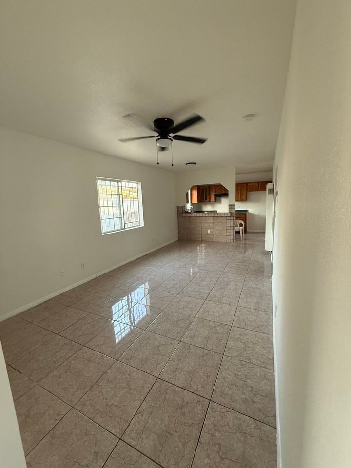 8416 Graham Ave - Photo 3 of 10