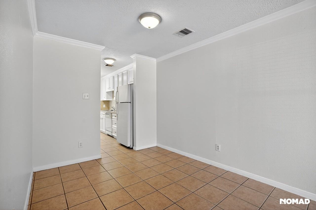 2410 Morning Glory Dr - Photo 4 of 19