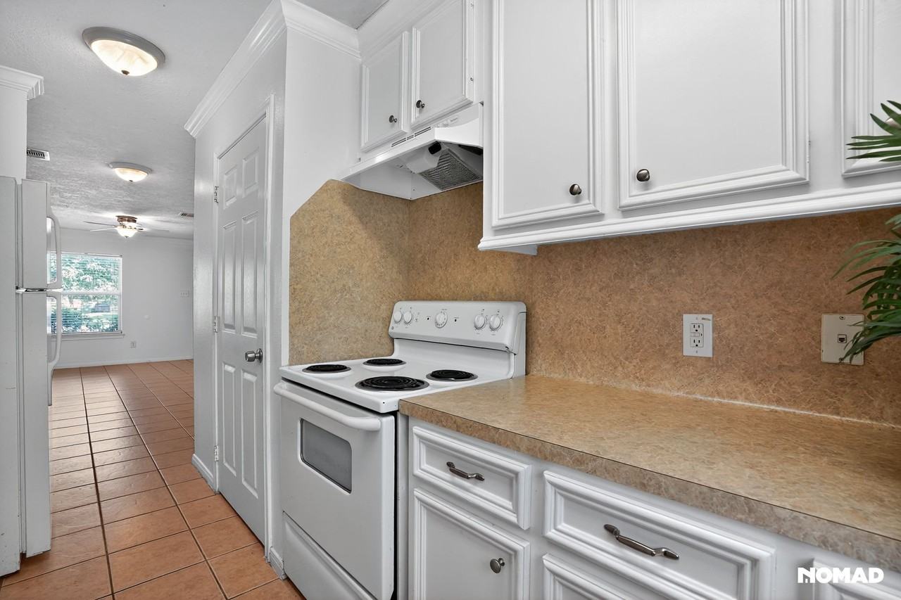 2410 Morning Glory Dr - Photo 6 of 19