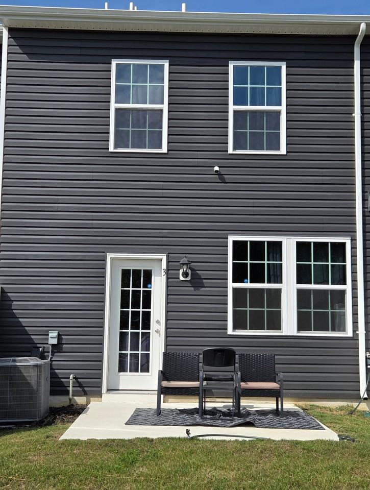 3 Reagan Dr - Photo 2 of 17