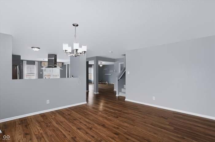 8010 Barry Rd - Photo 3 of 19