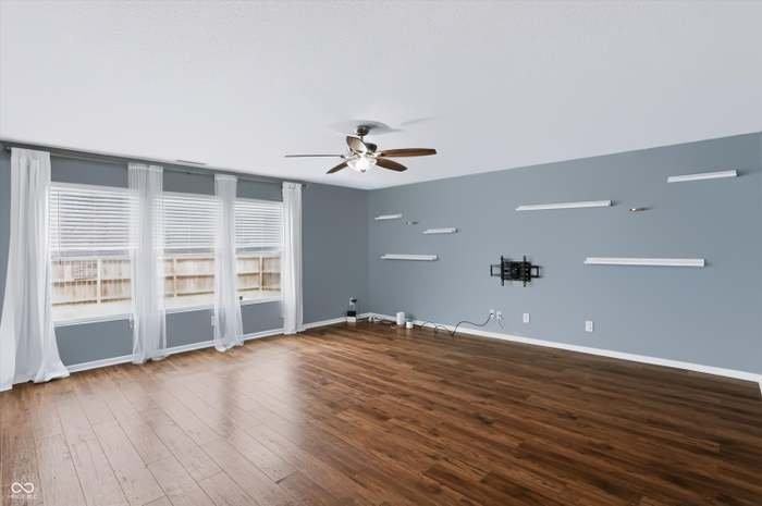 8010 Barry Rd - Photo 6 of 19