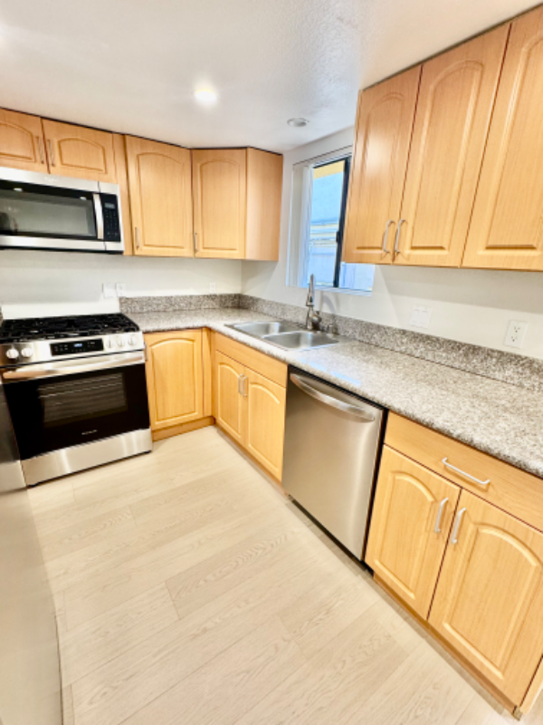 11741 Gilmore St #128 - Photo 5 of 16