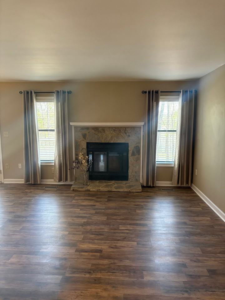 141 Cedar Holw - Photo 7 of 17