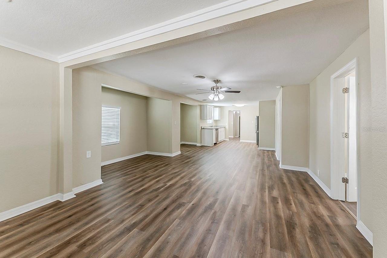 1306 Shepherd Ave - Photo 3 of 16