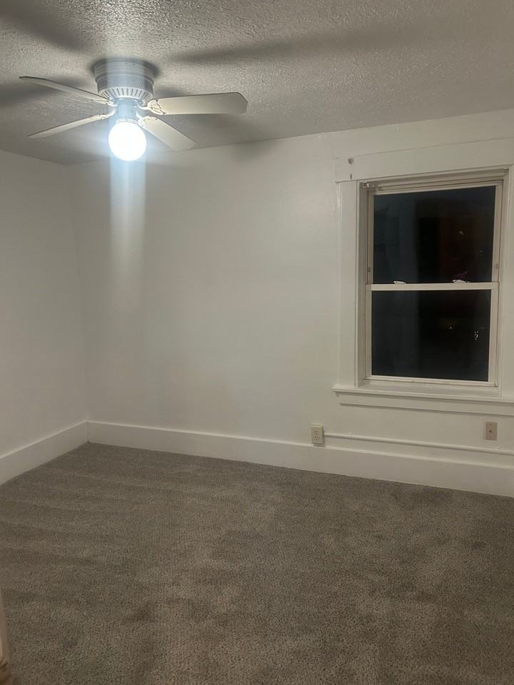 1463 Sheridan Ave Ne - Photo 2 of 13