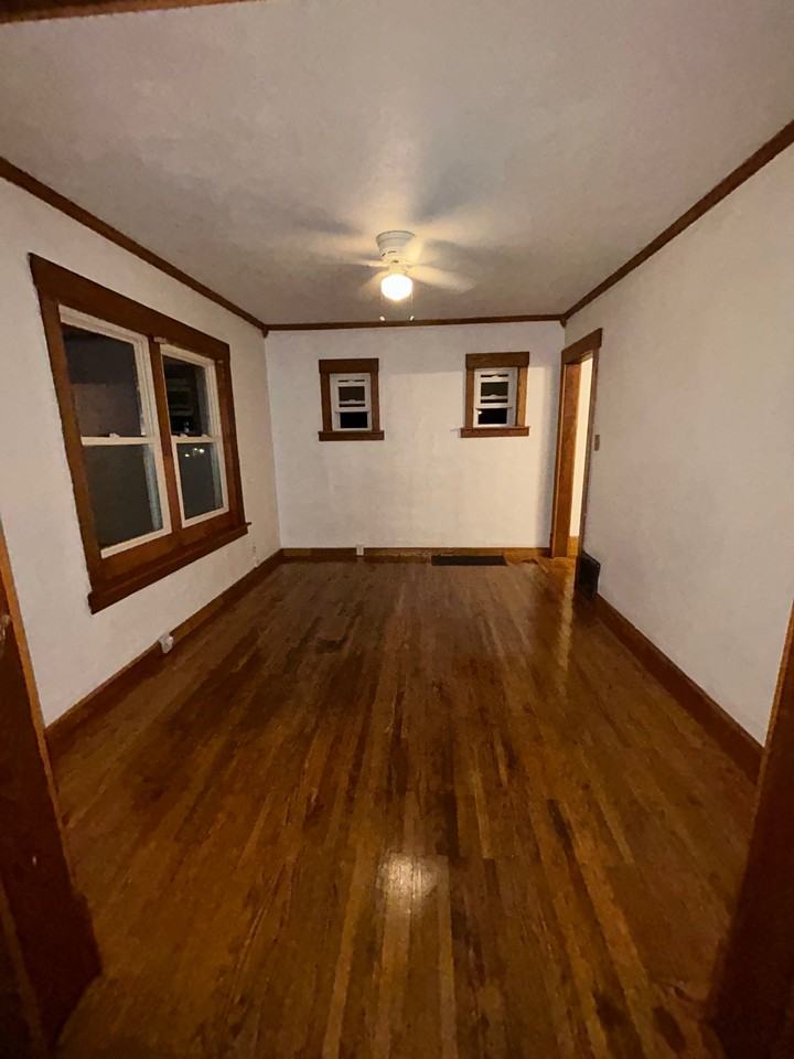 1463 Sheridan Ave Ne - Photo 6 of 13