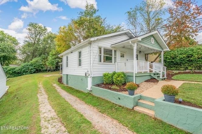 1724 Earl Ave - Photo 3 of 20