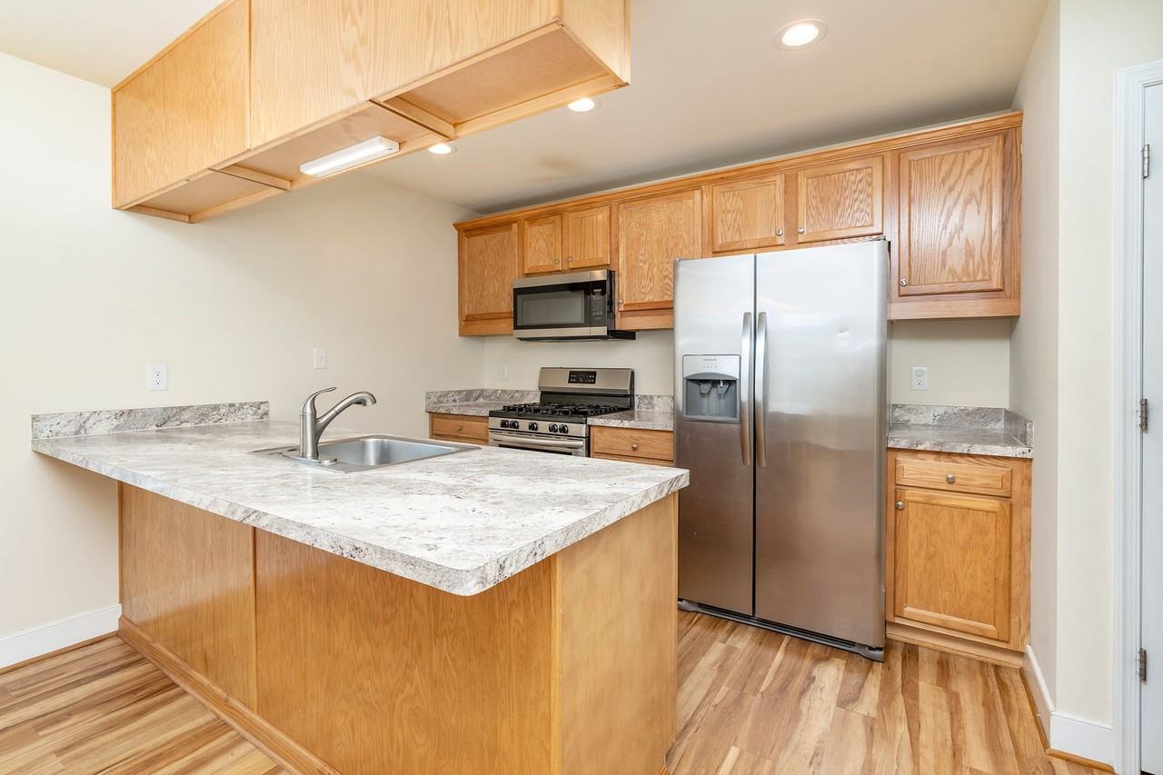 417 Florence Ave #A - Photo 5 of 20