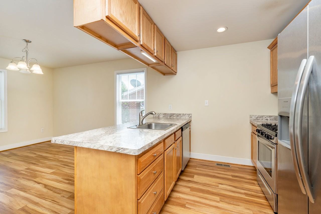 417 Florence Ave #A - Photo 6 of 20