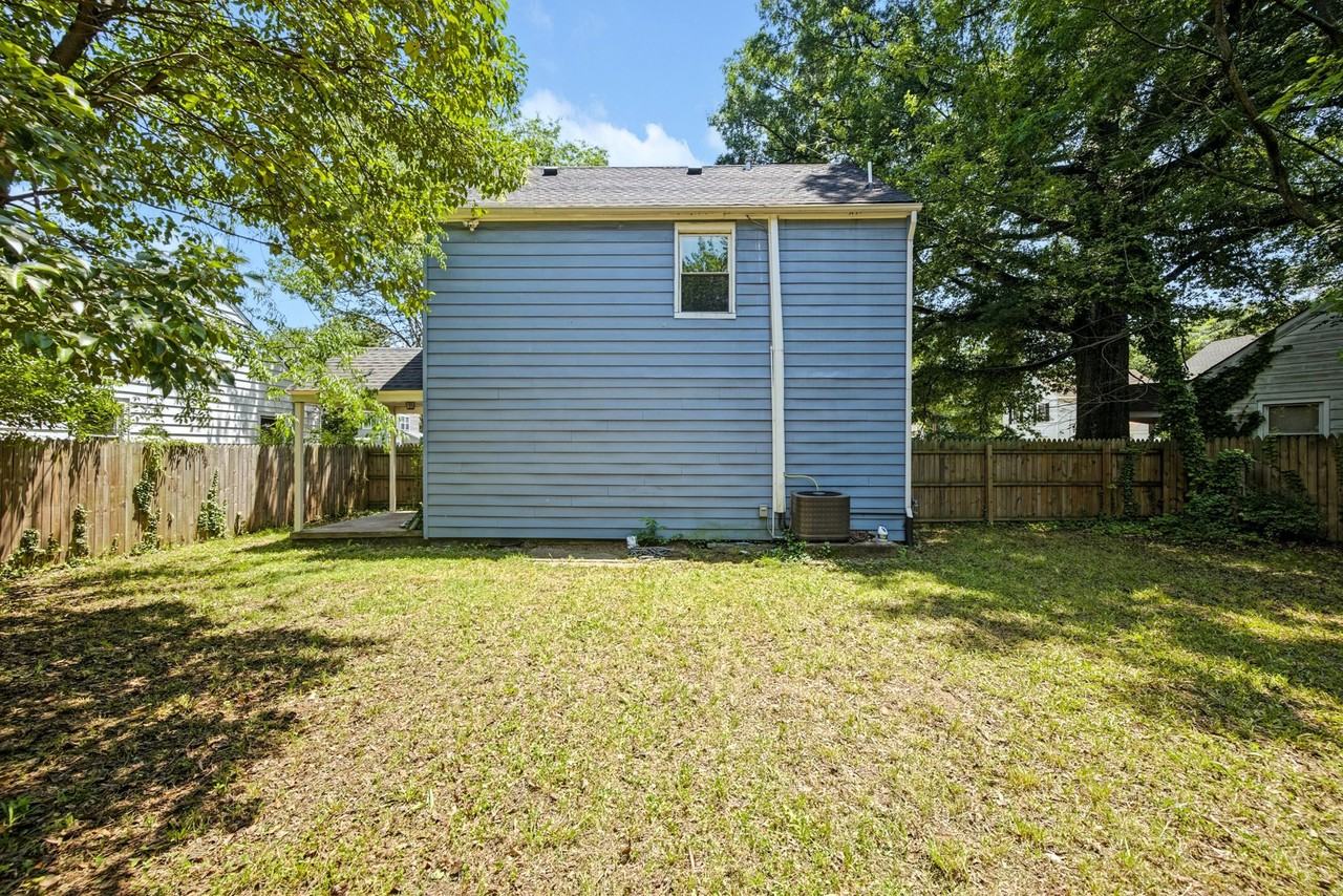 819 19th Pl - Photo 3 of 15