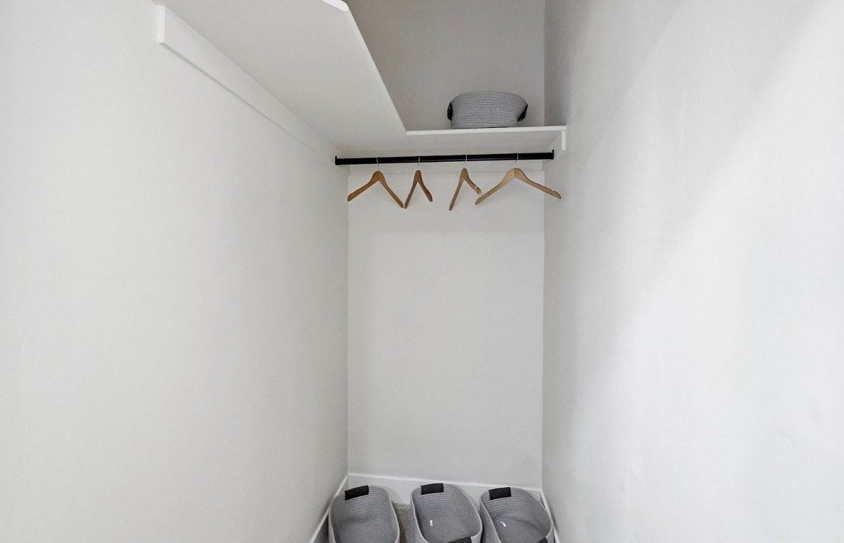 313 E St - Photo 6 of 11