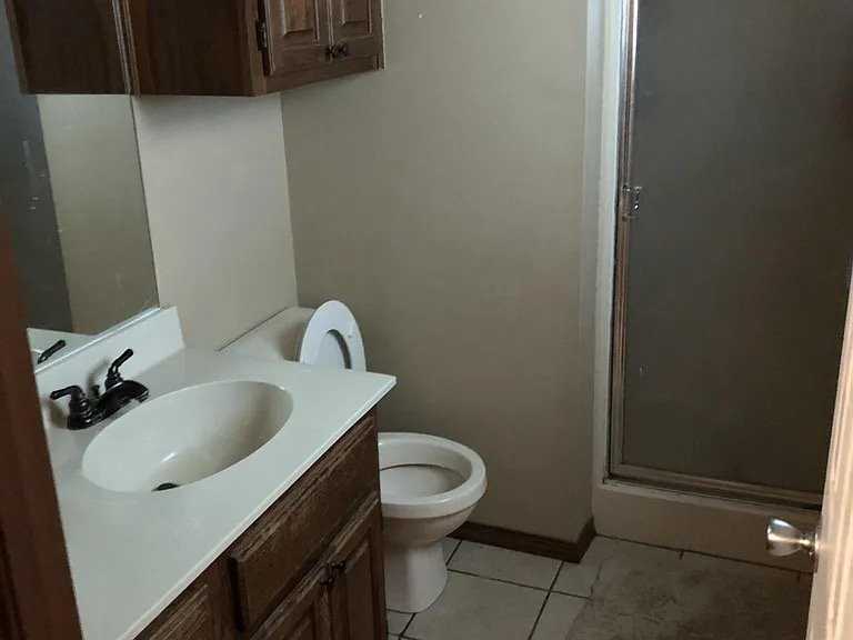 836 W 24th St N - Photo 4 of 6
