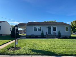 featured image of 420 E Maple St