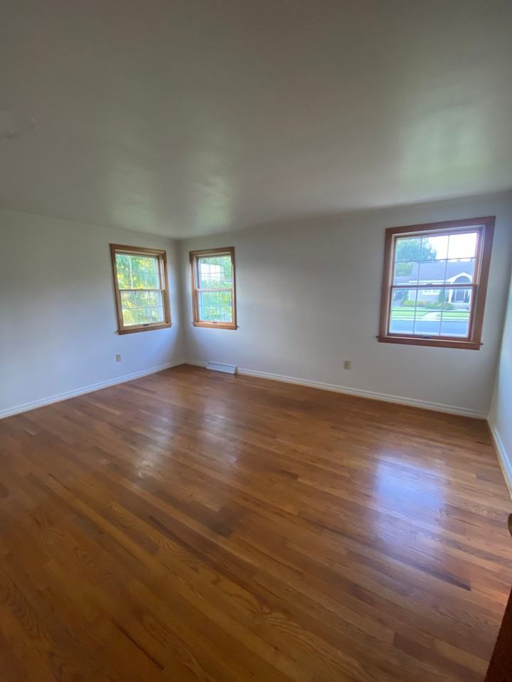 420 E Maple St - Photo 6 of 15
