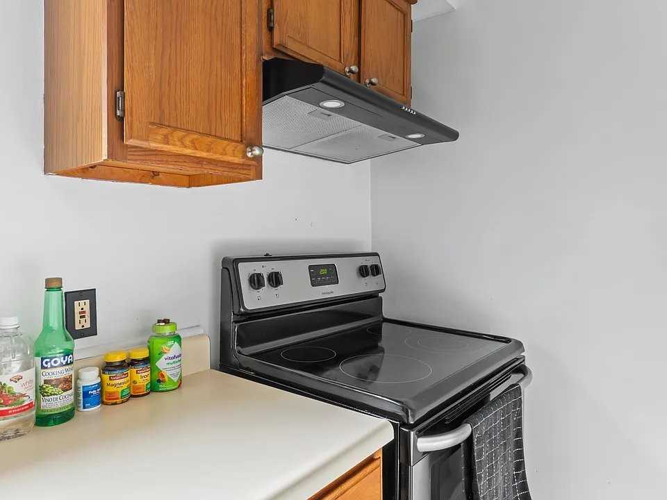 58 Portland St #109 - Photo 3 of 19