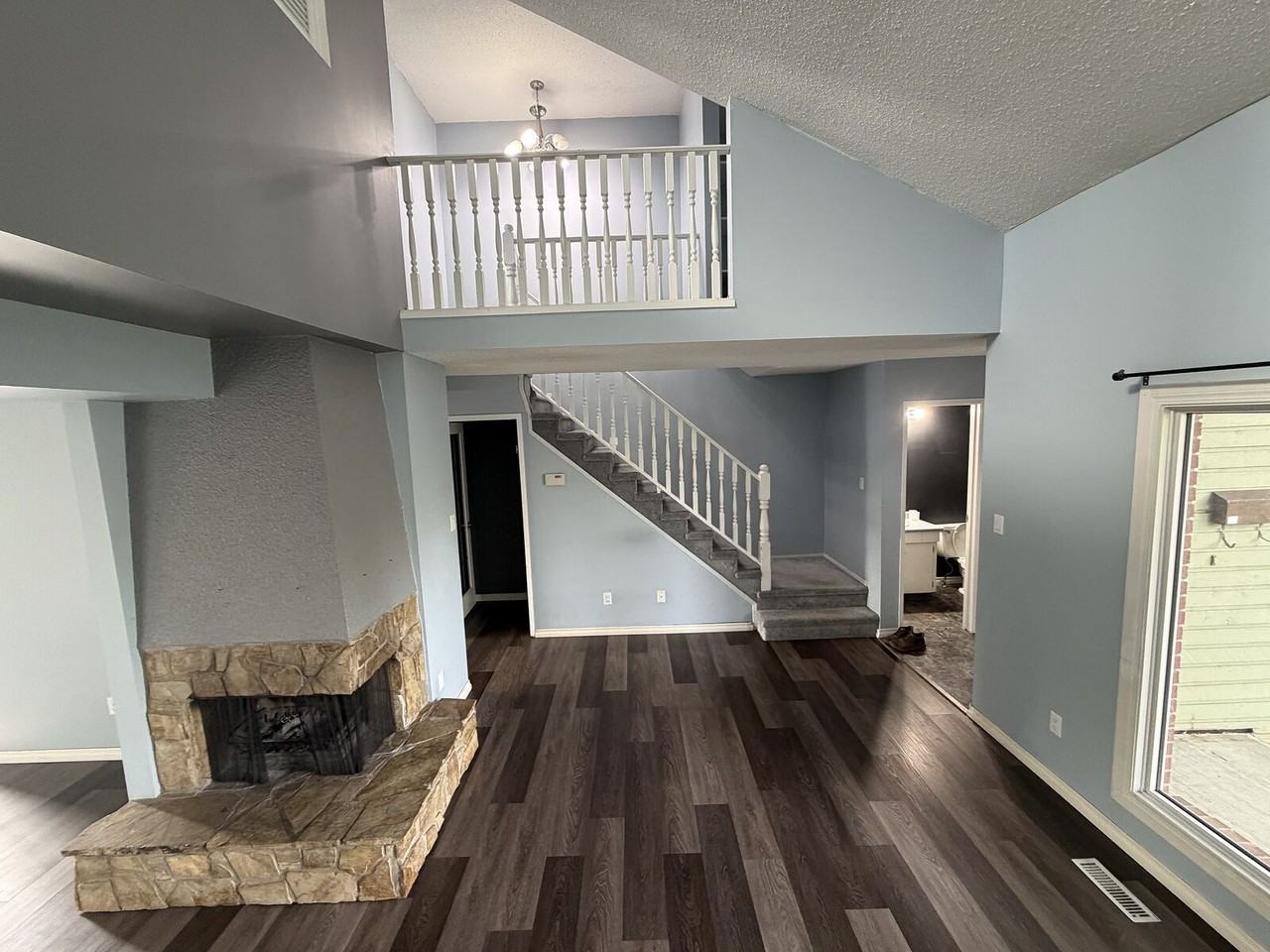5435 Hill View Cres Nw - Photo 2 of 14