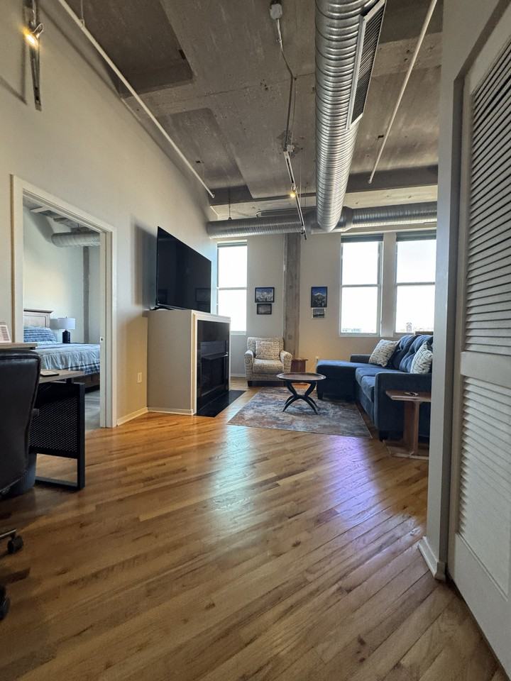 2107 Grand Boulevard #806 - Photo 5 of 20