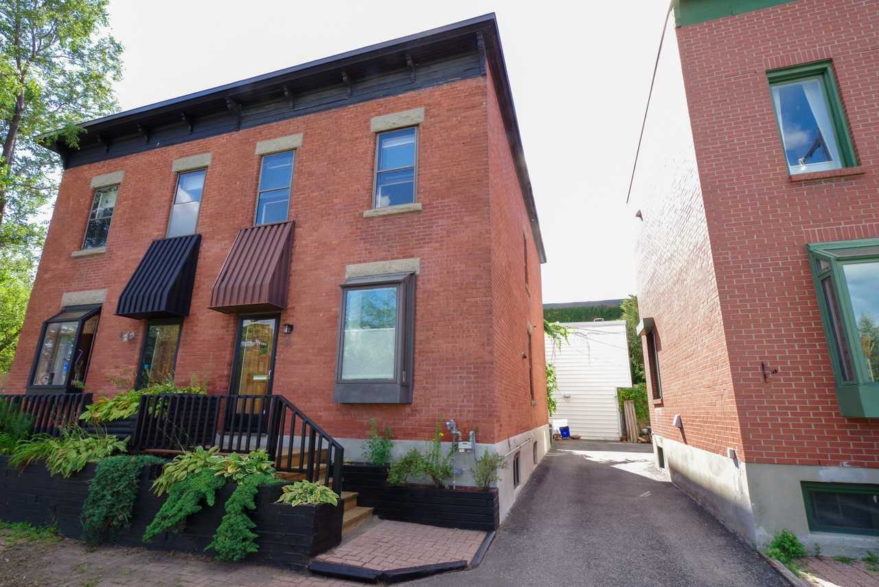 88 King Edward Avenue - Photo 2 of 34