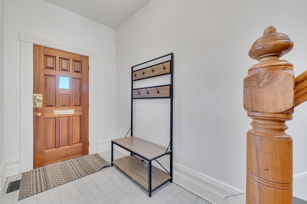 88 King Edward Avenue - Photo 3 of 34