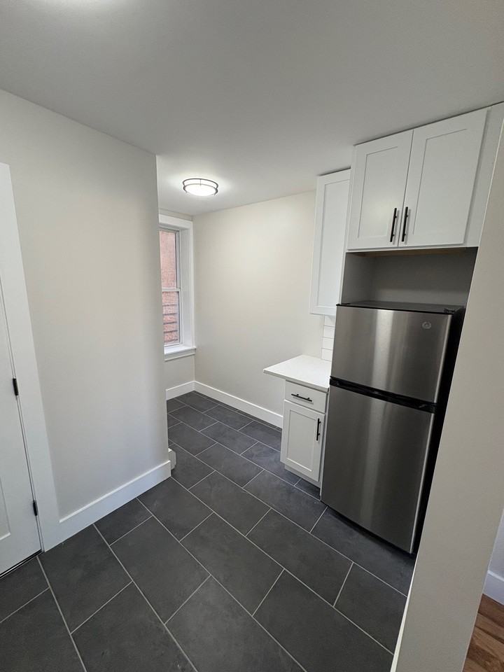 117 Magnolia AveApartment 2RF #117-2RF - Photo 2 of 6
