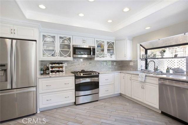 25625 Bridgewater Ln - Photo 3 of 7