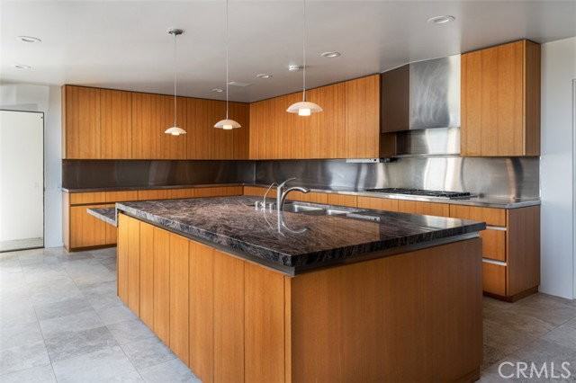 810 Emerald Bay - Photo 2 of 8