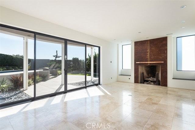 810 Emerald Bay - Photo 4 of 8