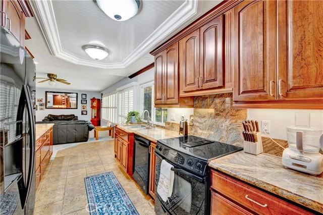 17455 Winemast St - Photo 2 of 8