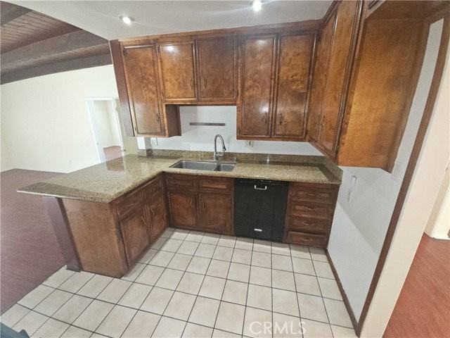 17501 Bullock St - Photo 6 of 8