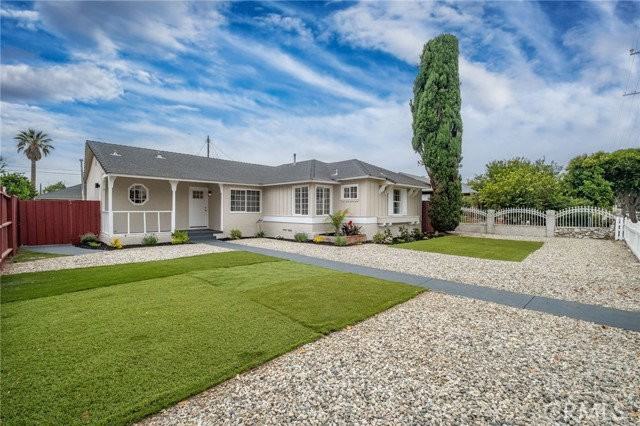 20756 Saticoy St - Photo 2 of 8