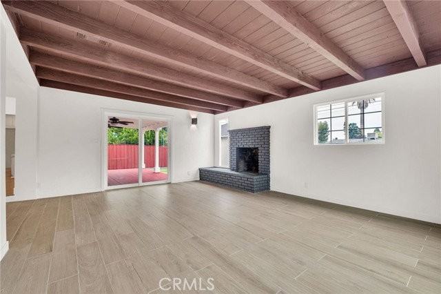 20756 Saticoy St - Photo 4 of 8