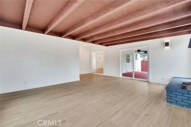 20756 Saticoy St - Photo 5 of 8
