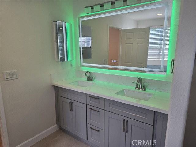 9427 Lemona Ave #24 - Photo 3 of 8