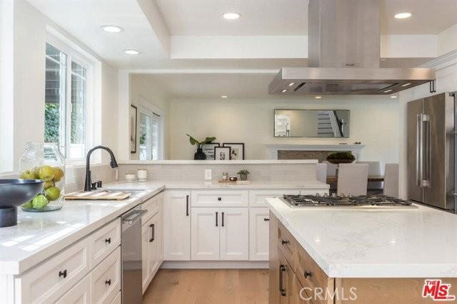 3217 Longridge Ave - Photo 3 of 8