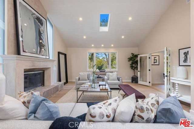 3217 Longridge Ave - Photo 7 of 8