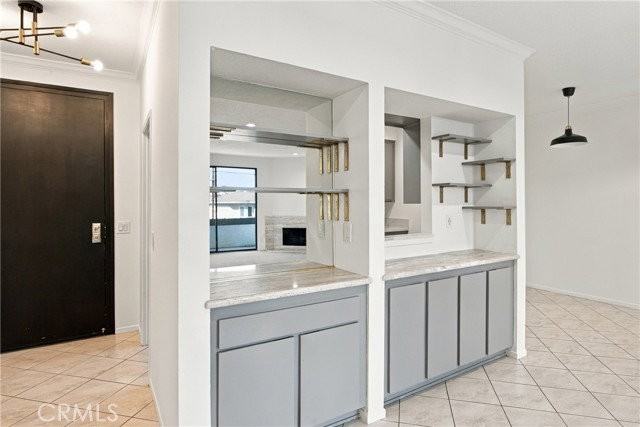 14115 Moorpark St - Photo 4 of 8