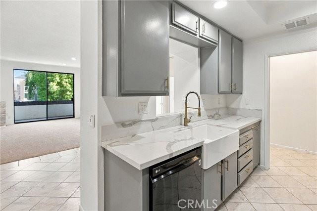 14115 Moorpark St - Photo 6 of 8