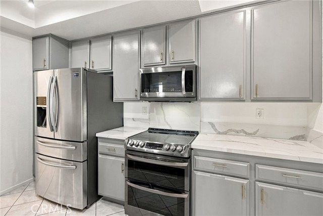 14115 Moorpark St - Photo 7 of 8