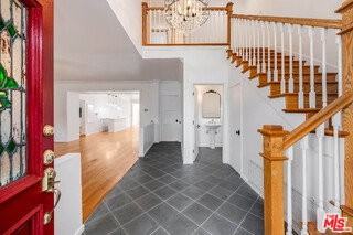 4309 Gentry Ave - Photo 4 of 8