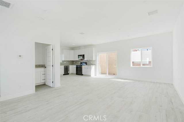 8312 Canterbury Ave - Photo 3 of 8