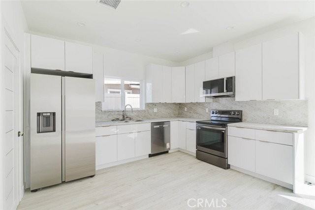 8312 Canterbury Ave - Photo 6 of 8