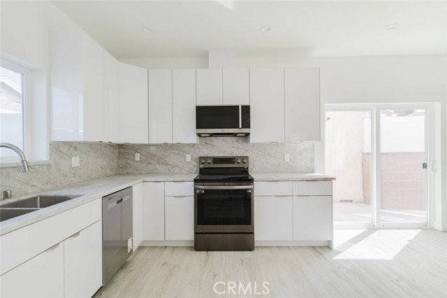 8312 Canterbury Ave - Photo 7 of 8