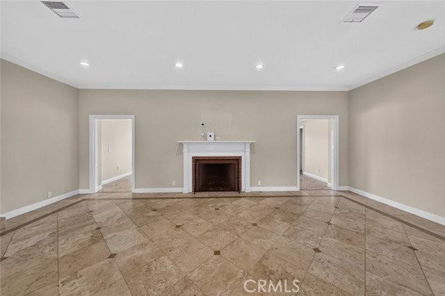 1233 Imperial Dr - Photo 6 of 8
