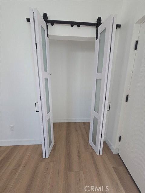 906 Estelle Ave - Photo 2 of 8