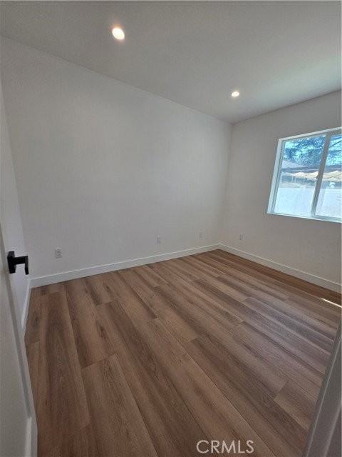 906 Estelle Ave - Photo 5 of 8
